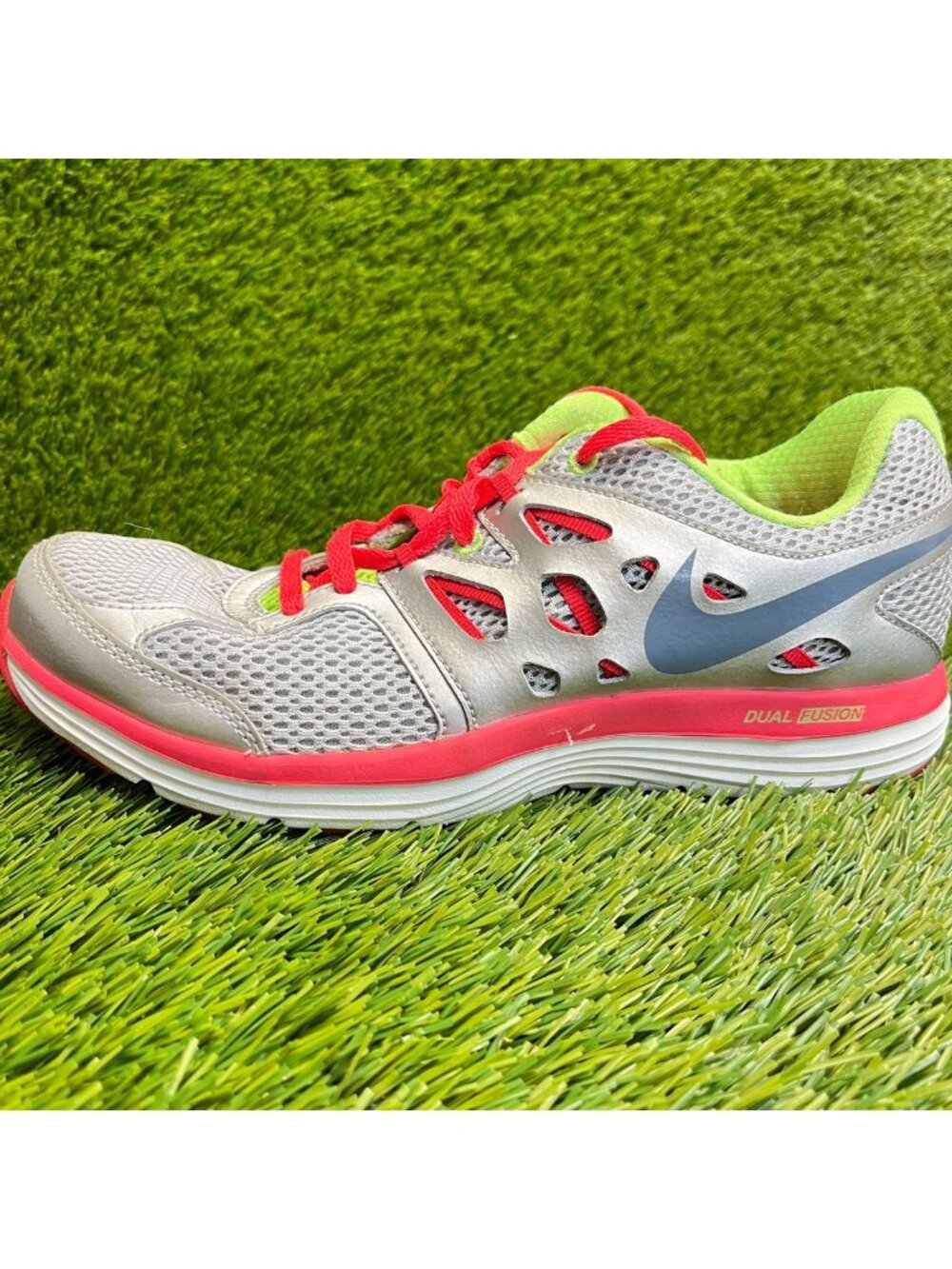 Nike Dual Fusion Lite Womens‎ Size 8 Silver Pink Athletic Running Shoes Sneakers